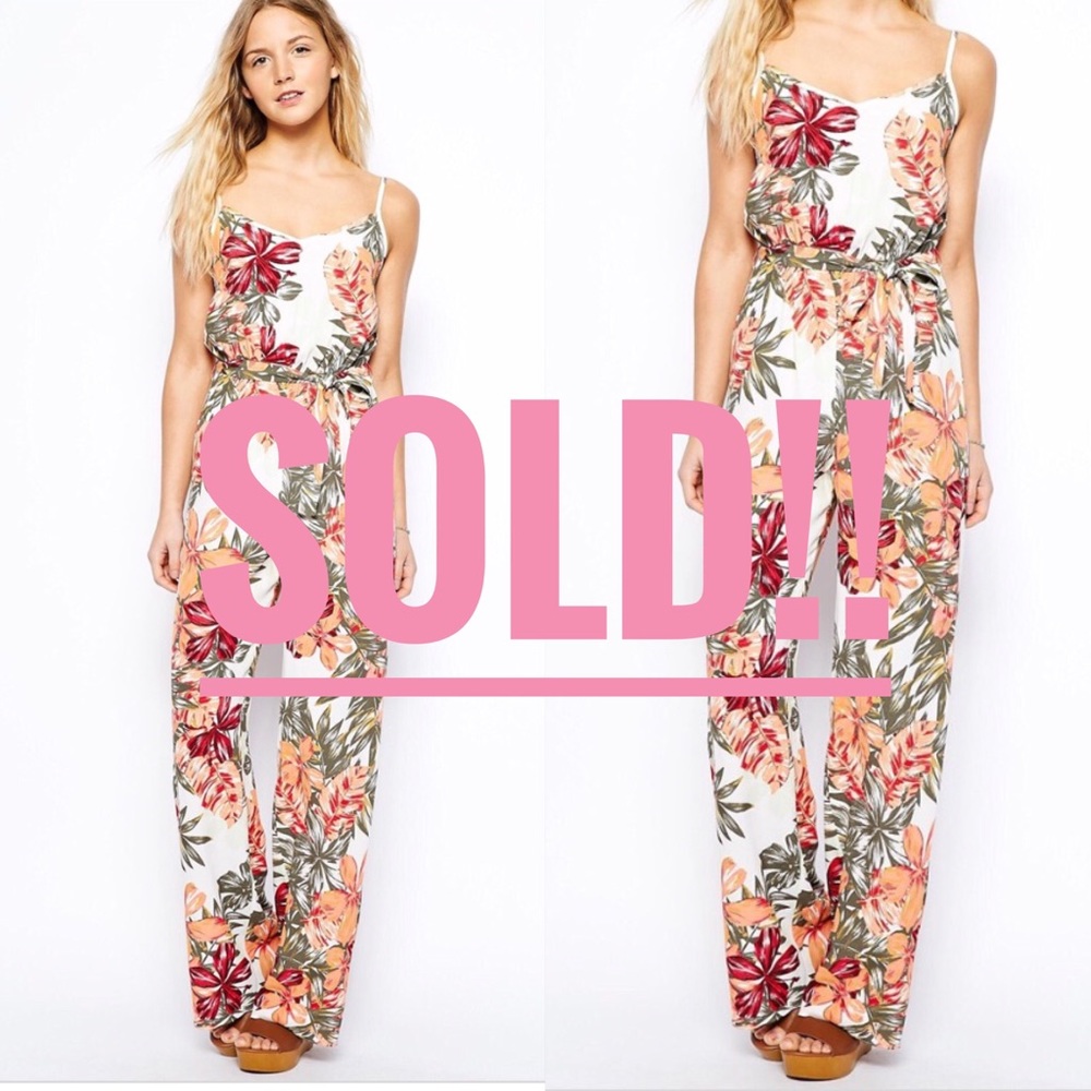 🍃NEW LOOK White Floral Jumpsuit Sleeveless Straps